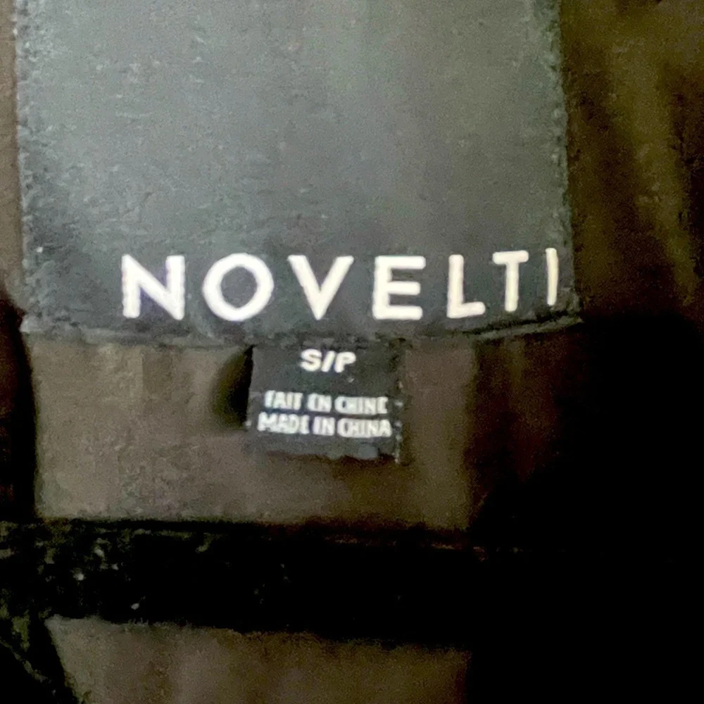 Novelti Black Raincoat with silver hardware and adjustable waist size S - Picture 2 of 4